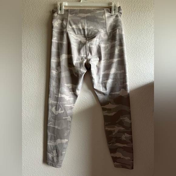 Athleta Elation Camo 7/8 tight leggings - Picture 2 of 5